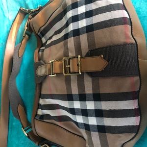 Burberry crossbody / shoulder bag